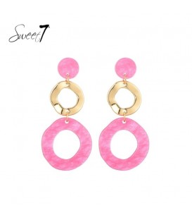 Oorbellen met roze hanger en goudkleurige schakel