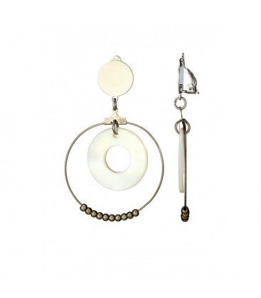 Oorclips wit met parelmoer hanger en zilverkleurige ring en kralen