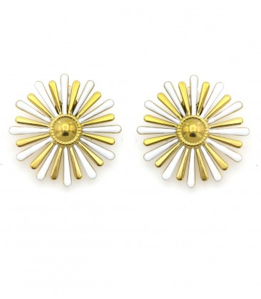 Oorclips met goudkleurig en witte bloem blaadjes